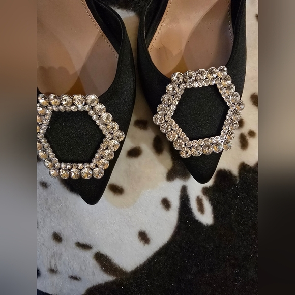 Steve Madden Black and Silver Flats with Sparkling Embellishments - Picture 4 of 4